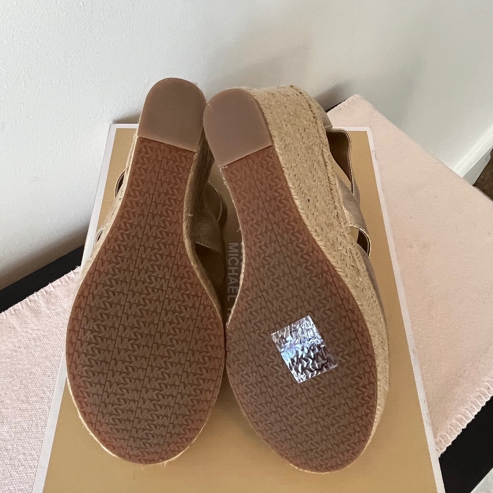 Brand New Michael Kors Gold Damita Wedge - Women's Size 9 - Picture 6 of 6